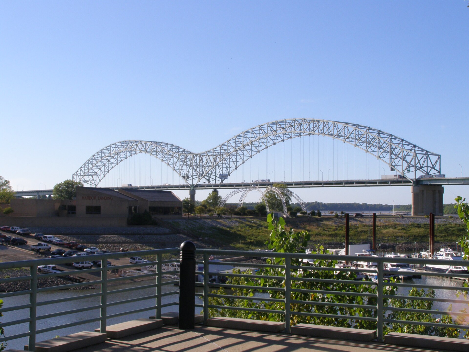 The Hernando de Soto Bridge carrying Interstate 40 across the Mississippi River