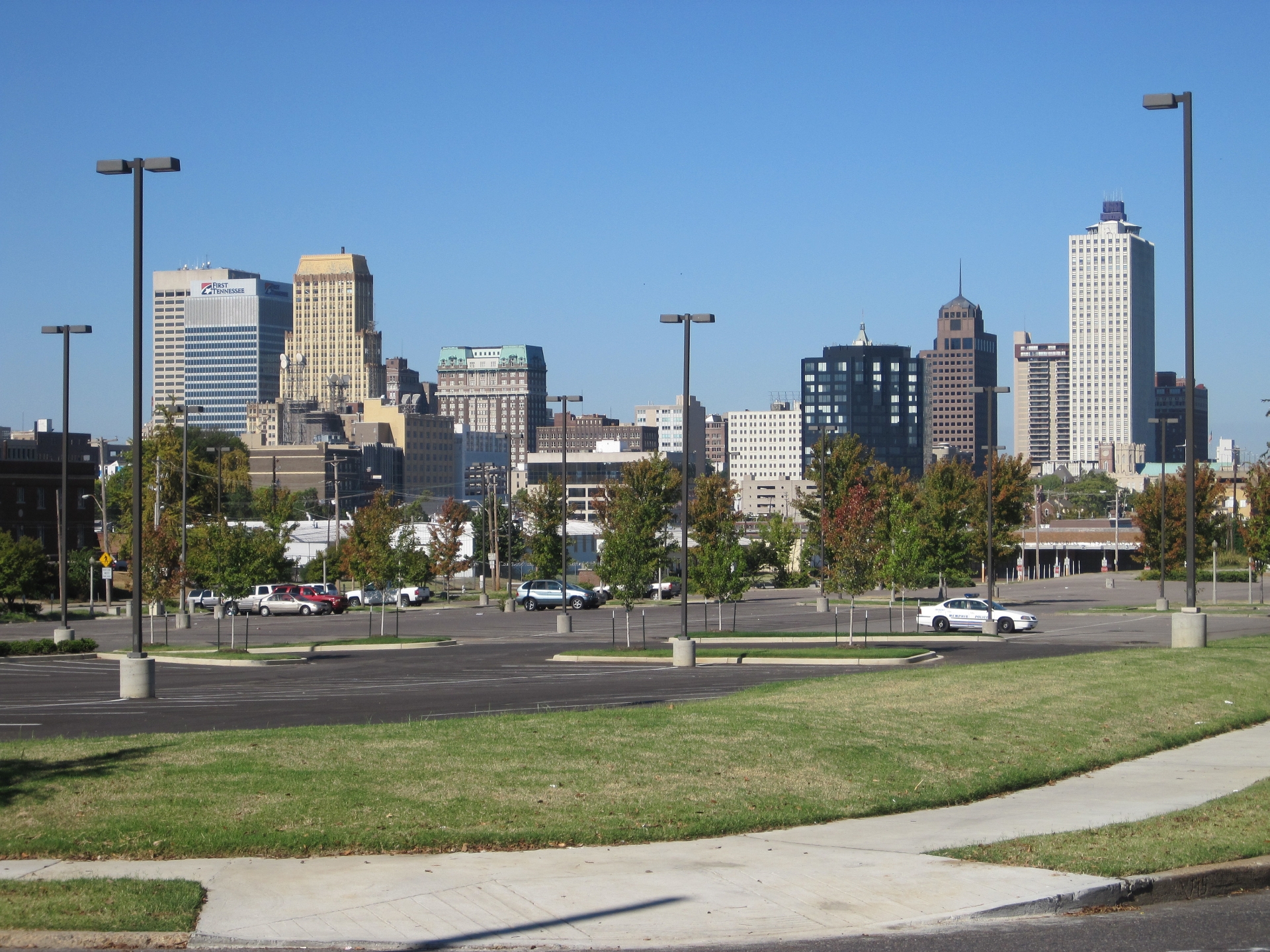 The Memphis skyline viewed from Poplar Avenue