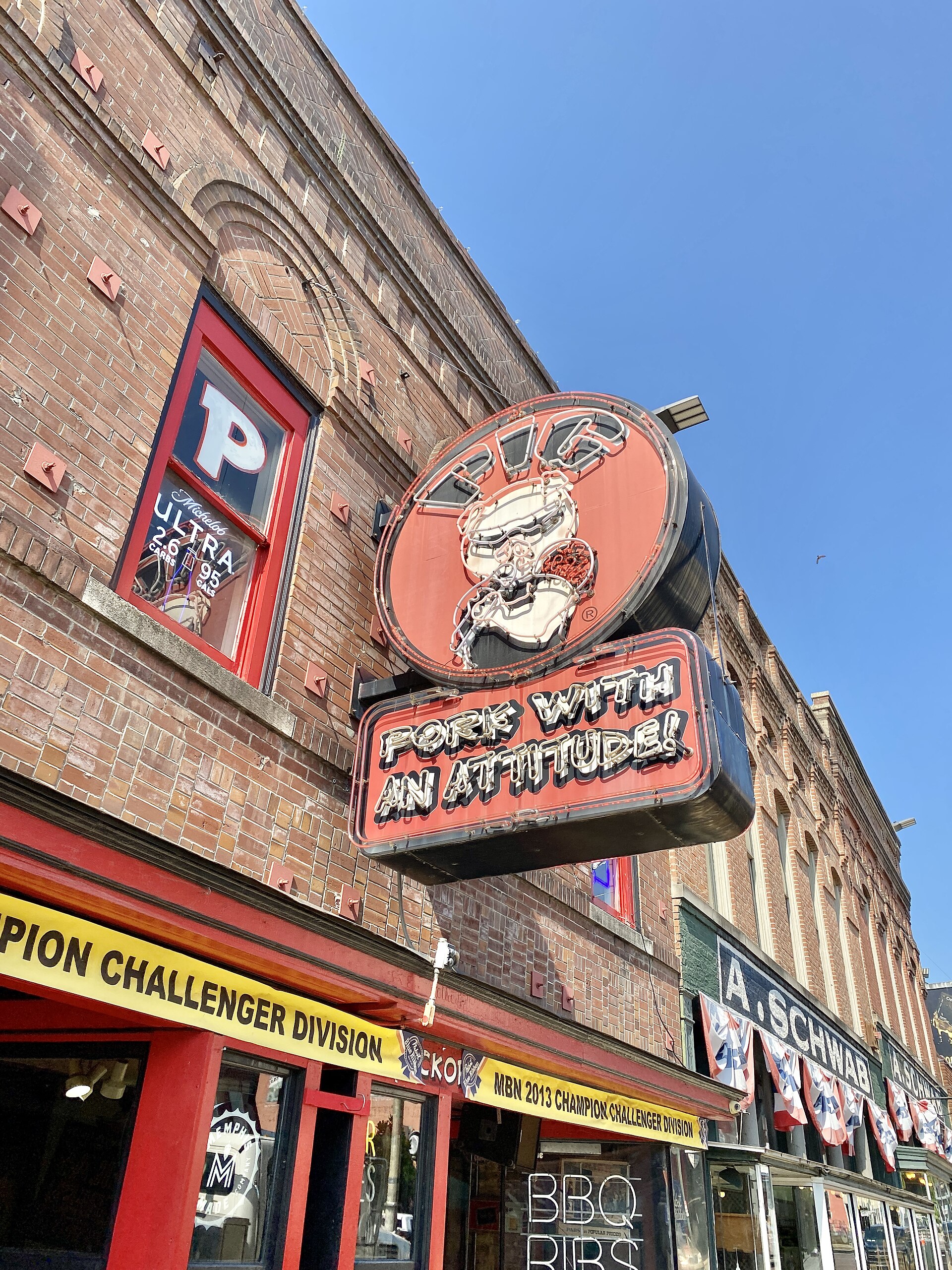 Pig-shaped sign on Beale Street in Memphis, Tennessee
