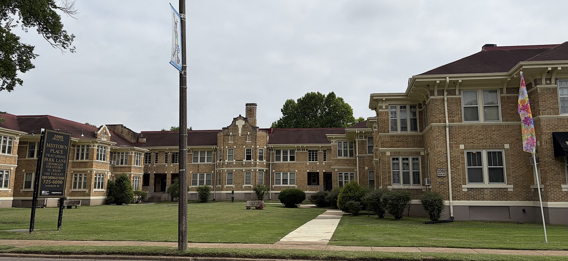 Overton Park Court Apartments in Memphis