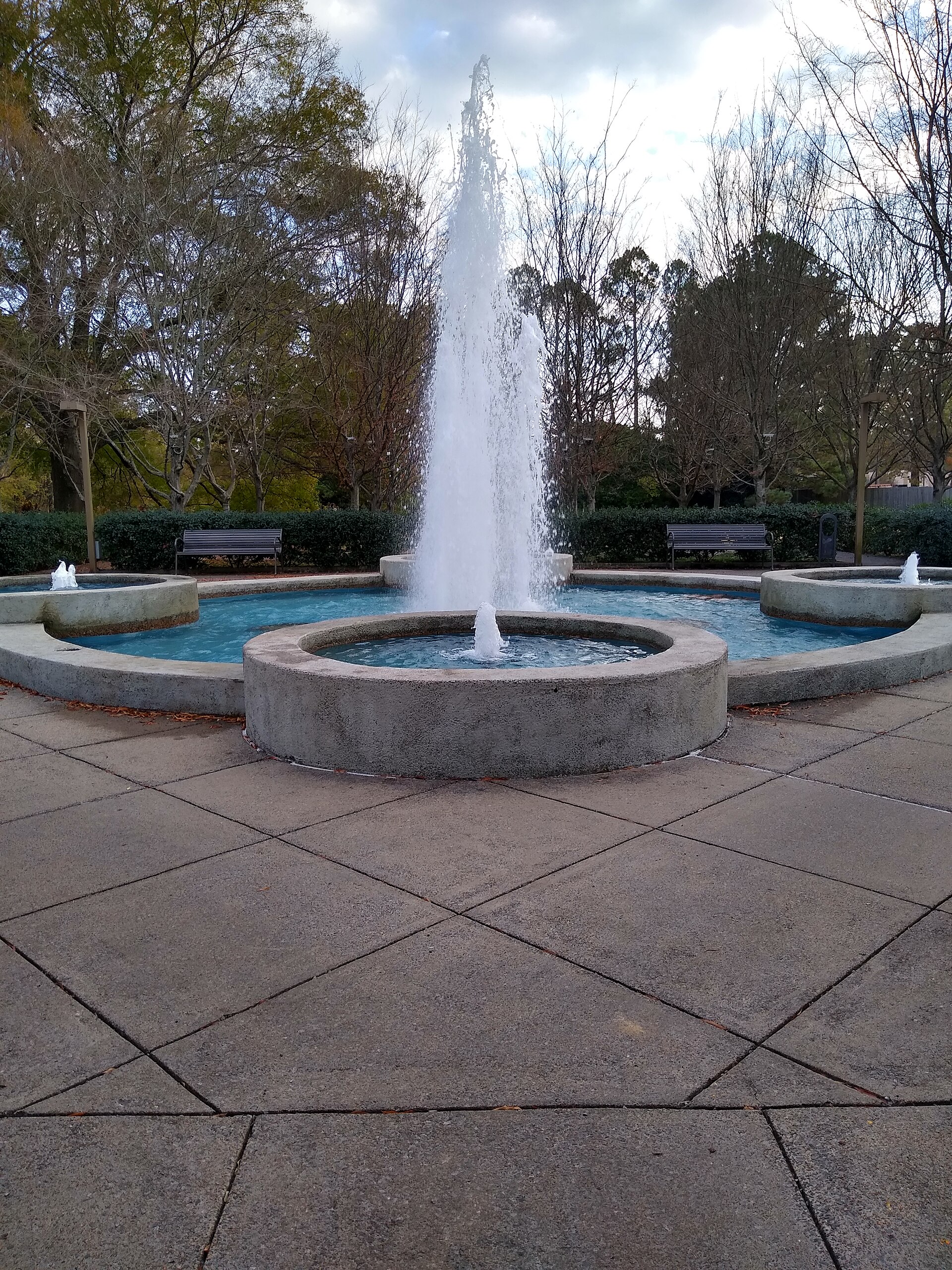 Fountain inside the Memphis Botanic Garden