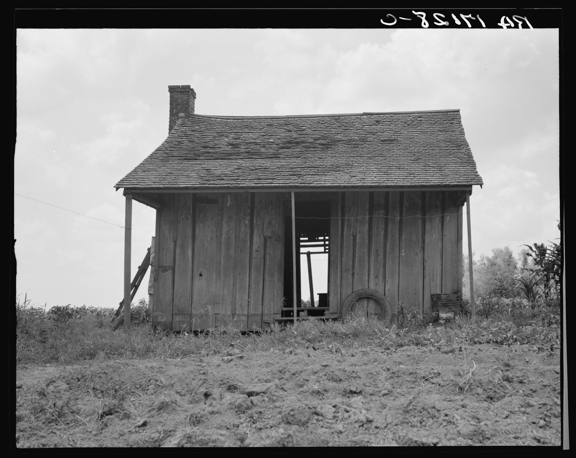An abandoned tenant house on a mechanized plantation in the Mississippi Delta